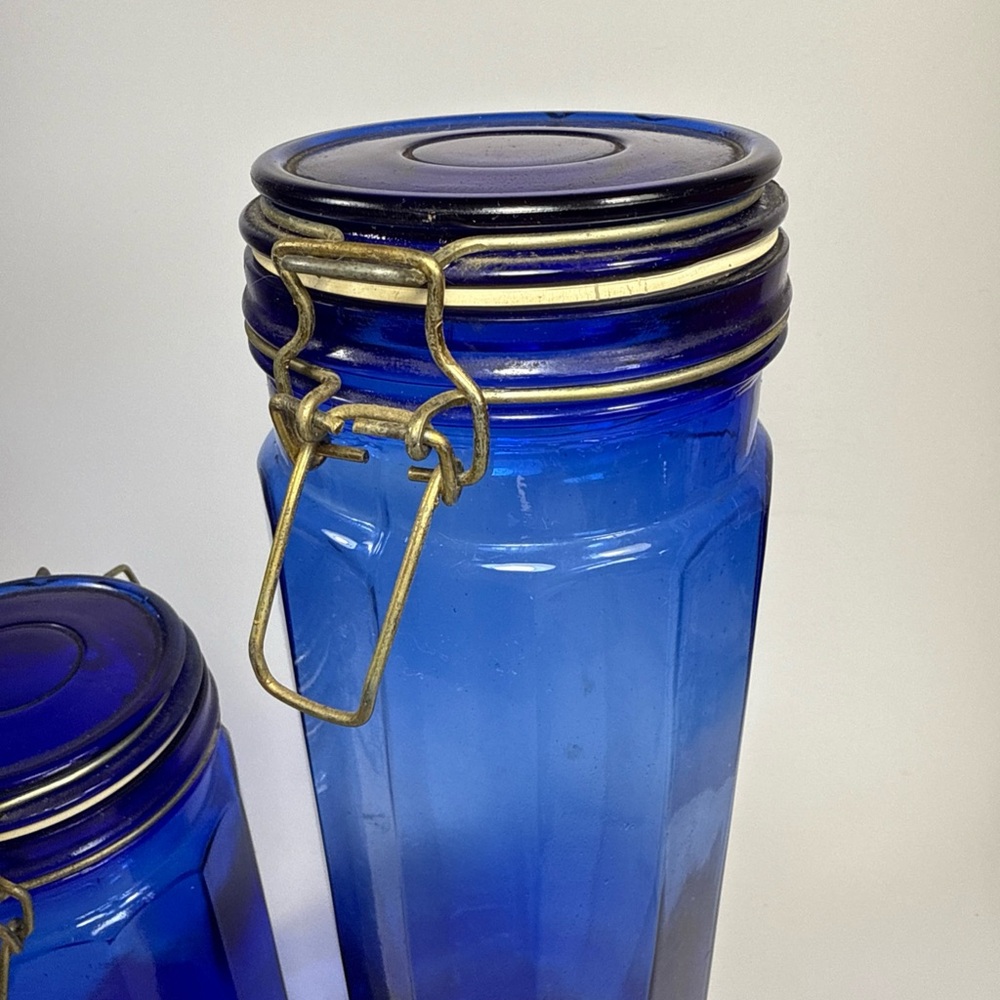 Cobalt Blue Vtg Glass Canister Set 12 sided brass bail wire closure. - Picture 2 of 3